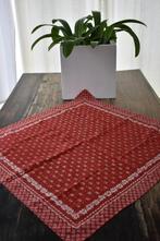 Vintage retro bloemetjes tafelkleed rood met wit jaren 80, Ophalen of Verzenden, Gebruikt, Rechthoek