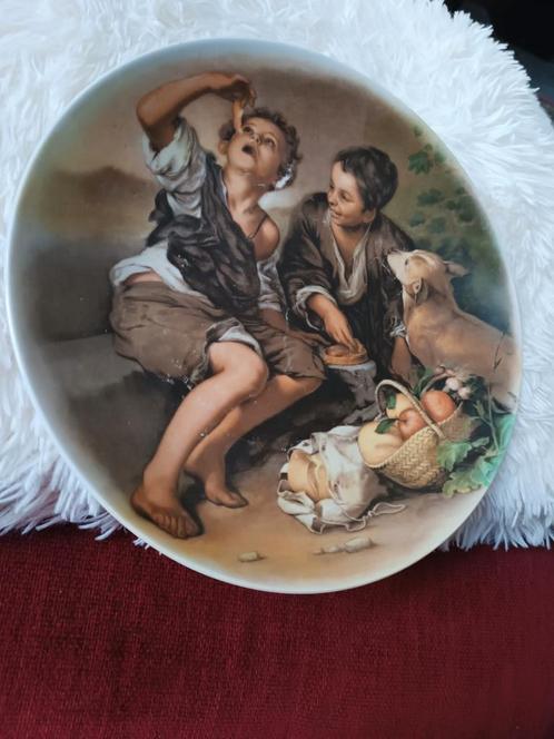 Lorenz Hutchenreuth wandbord twee jongens met hond, Antiek en Kunst, Antiek | Wandborden en Tegels, Ophalen of Verzenden