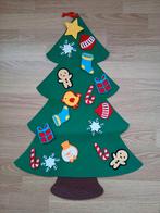 Vilten kerstboom met klittenbandhangers, Diversen, Kerst, Ophalen of Verzenden, Gebruikt