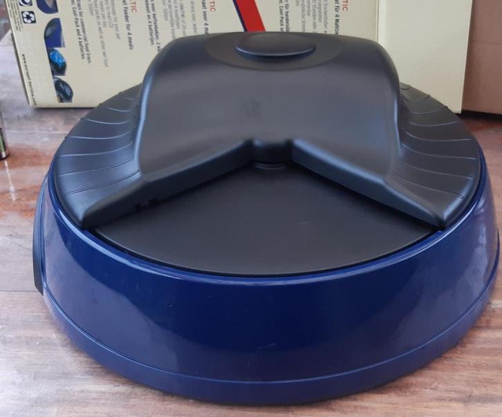 Petfeeder en reisvoederbak, Dieren en Toebehoren, Hondenvoerbakken en Drinkbakken, Zo goed als nieuw, Automatisch, Ophalen