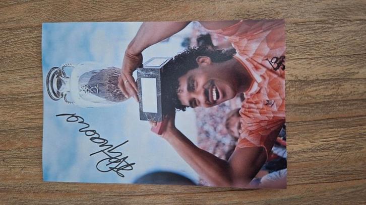 Foto Frank Rijkaard met handtekening (print) # Oranje EK 88, Verzamelen, Sportartikelen en Voetbal, Nieuw, Overige typen, Overige binnenlandse clubs