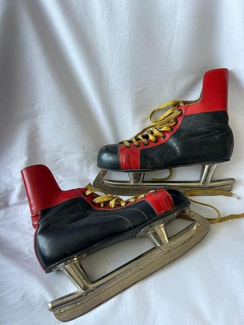 ijshockey schaatsen vintage / retro met originele beschermer, Sport en Fitness, Schaatsen, Gebruikt, IJshockeyschaatsen, Verzenden