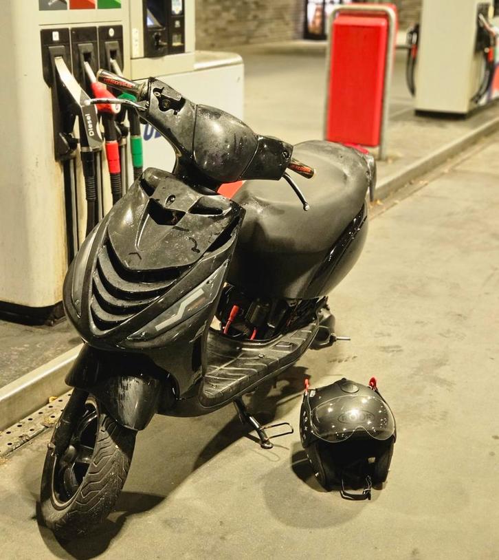 ZIP 2T 70CC, Fietsen en Brommers, Scooters | Piaggio, Zo goed als nieuw, Zip, Tweetakt, Ophalen