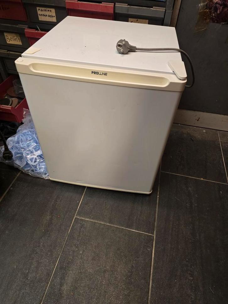 Compact Koelkastje - Ideaal voor Kleine Ruimtes, Witgoed en Apparatuur, Koelkasten en IJskasten, Gebruikt, Zonder vriesvak, Minder dan 75 liter