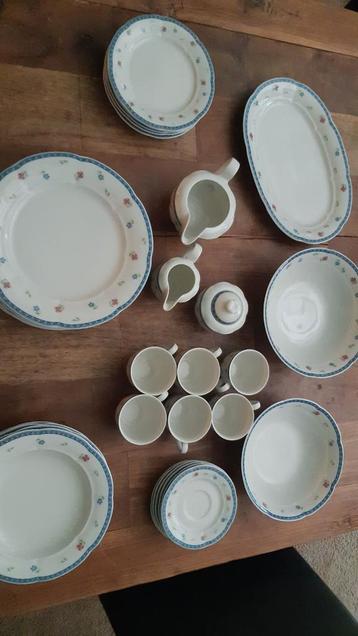 35 delig servies beschikbaar voor biedingen