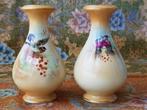 Mooi stel antieke Crown Ford vaasjes uit Engeland met vogels, Antiek en Kunst, Antiek | Vazen, Ophalen of Verzenden