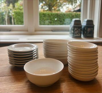 27 Porseleinen Saustips/Schaaltjes beschikbaar voor biedingen