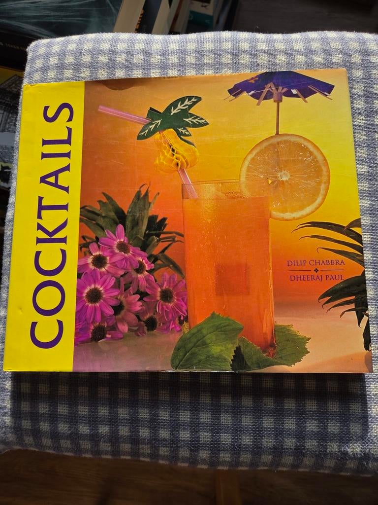 Cocktails Kookboek - Nieuwstaat, Dilip Chabbra, Dheeraj Paul, Overige typen, Ophalen of Verzenden, Zo goed als nieuw