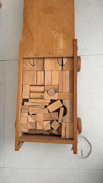 Vintage houten blokkendioos beschikbaar voor biedingen