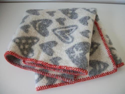 Wollen babydeken van Klippan - Grijs Beige Rood - zgan, Kinderen en Baby's, Kinderkamer | Beddengoed, Zo goed als nieuw, Deken of Dekbed
