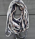 Originele sjaal met blauwe, beige en witte slierten, Ophalen of Verzenden, Zo goed als nieuw, Sjaal