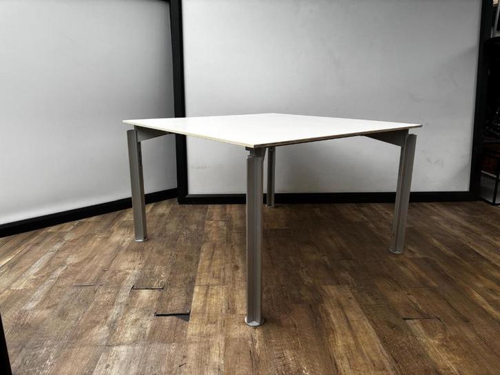 Witte vergadertafel Bulo, Huis en Inrichting, Bureaus, Ophalen of Verzenden