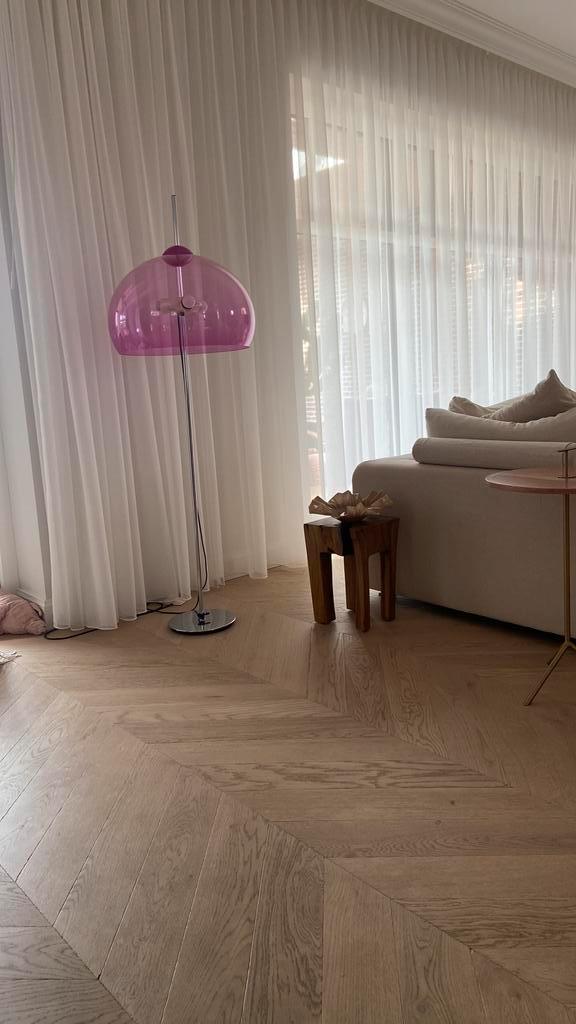 Retro Staande Lamp Lila Roze Kap, Huis en Inrichting, Lampen | Vloerlampen, Zo goed als nieuw, 150 tot 200 cm, Metaal, Ophalen of Verzenden