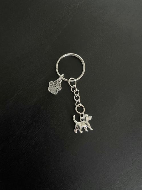 Sleutelhanger 2 hangers puppy, hond, met poot afdruk, Verzamelen, Sleutelhangers, Nieuw, Dier of Natuur, Ophalen of Verzenden