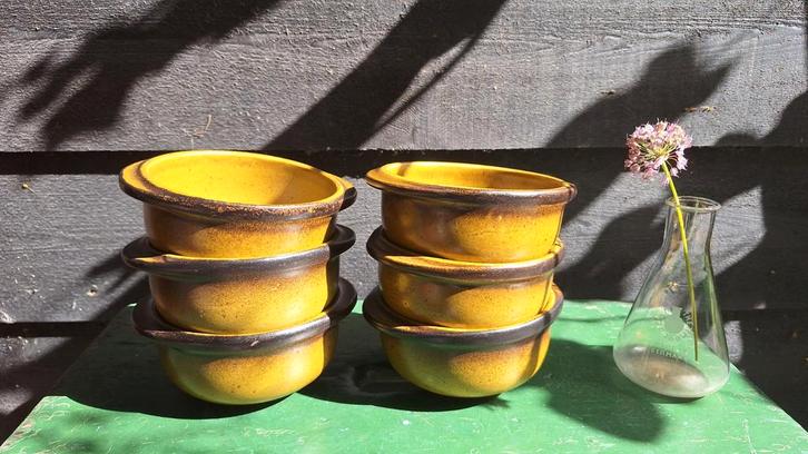 6 vintage aardewerk soepkommen, groene schaaltjes, Huis en Inrichting, Keuken | Servies, Zo goed als nieuw, Kom(men), Overige stijlen