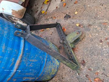 Gatenbalk trekhaak beschikbaar voor biedingen