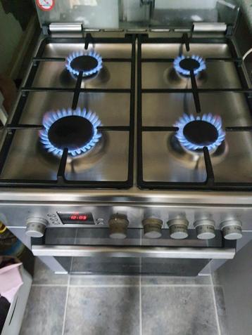 Bosch fornuis met Elektrische 3D Hetelucht oven werkt Super beschikbaar voor biedingen