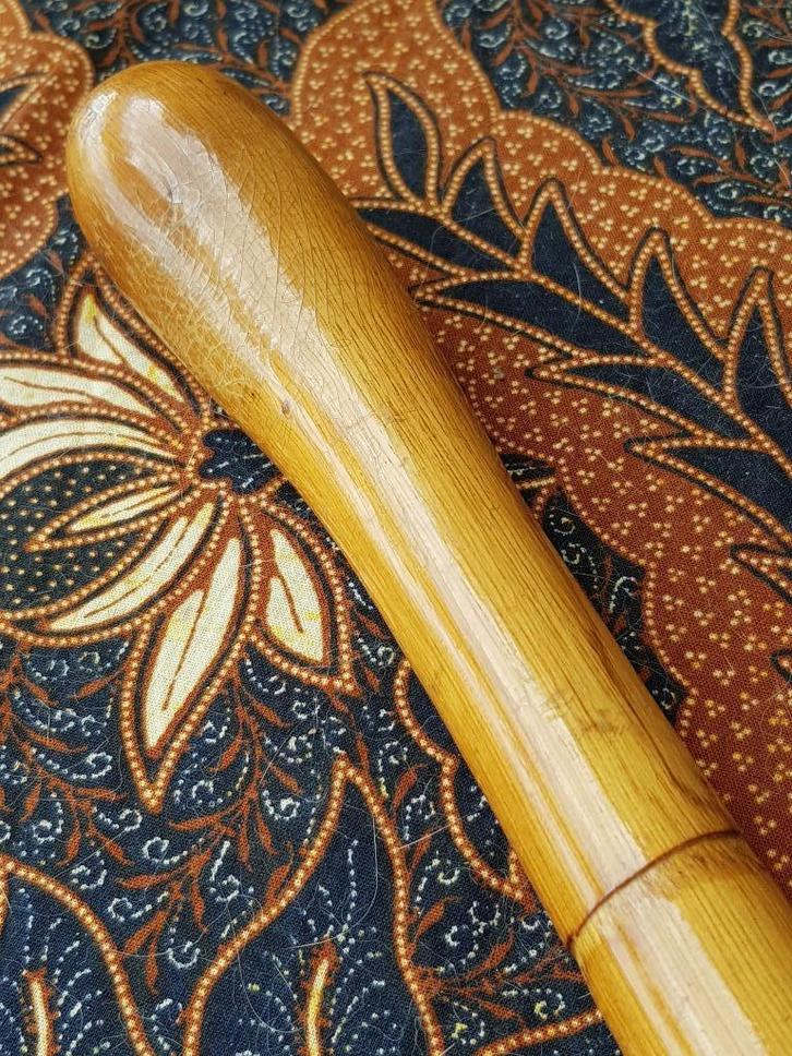 Mooie antieke Engelse wandelstok van hout en koper 91 cm., Antiek en Kunst, Antiek | Woonaccessoires, Ophalen of Verzenden