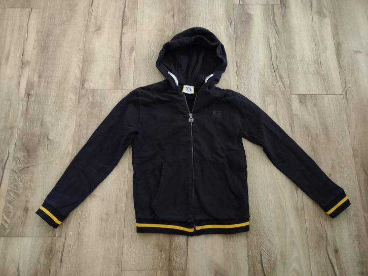 Prachtig zwart vest met capuchon van Iceberg, maat 152/158., Kinderen en Baby's, Kinderkleding | Maat 152, Zo goed als nieuw, Jongen