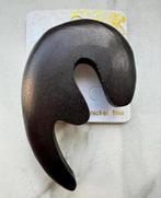 Houten fashion broche, Ophalen of Verzenden, Nieuw, Zwart, Overige materialen