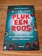 M.J. Arlidge - Pluk een roos, Ophalen, Zo goed als nieuw, Nederland, M.J. Arlidge