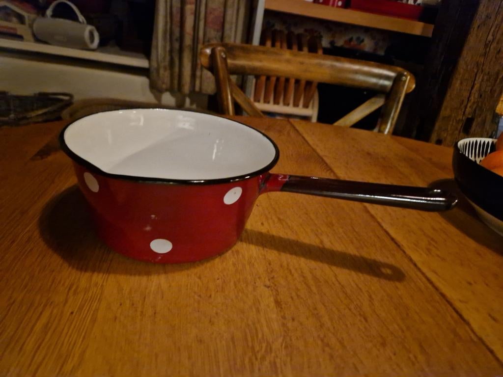 ROOD MET WITTE STIPPEN 🍄 POLKADOT EMAILLE STEELPAN, Ophalen of Verzenden