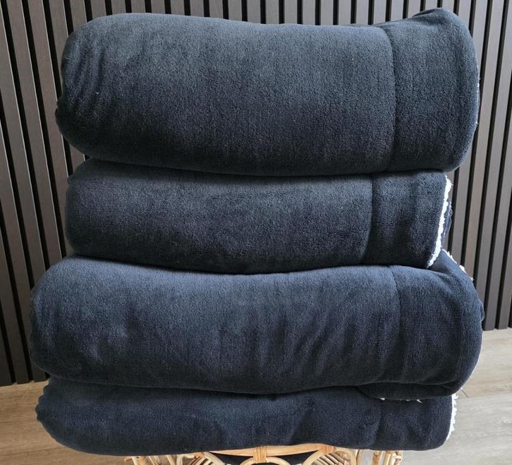 4 Unique Living plaids, Huis en Inrichting, Woonaccessoires | Plaids en Woondekens, Nieuw, Ophalen of Verzenden