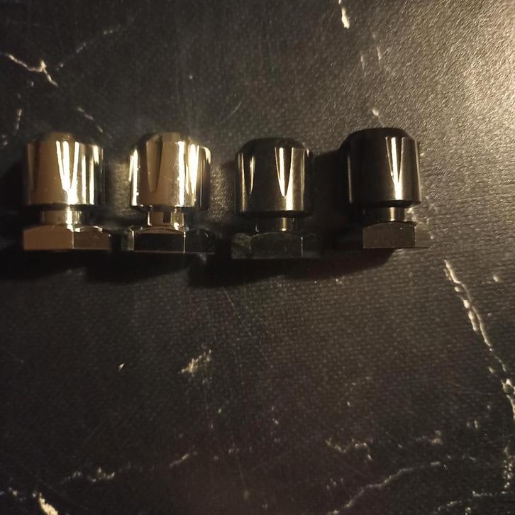 Harley Davidson set solo bevestigings moeren buddyseat, Motoren, Tuning en Styling, Ophalen of Verzenden