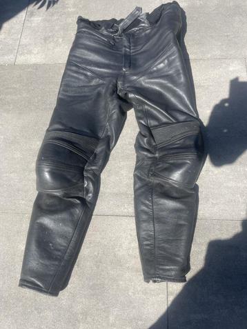 IXS leren motorbroek maat 52; in prima staat;  beschikbaar voor biedingen