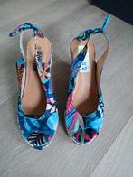 Bloemen sleehakken maat 38, NIEUW, Zo goed als nieuw, Bofashion, Blauw, Sandalen of Muiltjes