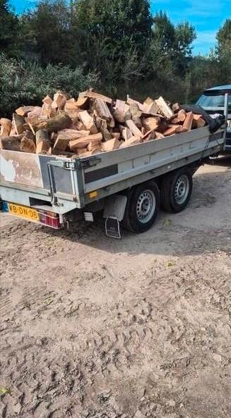 VOLLE AANHANGER DROOG HAARDHOUT  beschikbaar voor biedingen