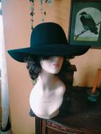 Mooie wolvilten flaphoed zwart zwarte hoed z.g.a.n., Ophalen of Verzenden, Zo goed als nieuw, One size fits all, Hoed