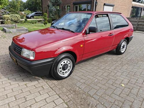 Volkswagen Polo 1.0 FOX Coupe 33KW U9 1992 Rood, Auto's, Volkswagen, Particulier, Polo, Radio, Sportstoelen, Trekhaak, Benzine