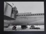 Lufthansa foto van de Boeing 707 uit 1983 (LU34), Verzamelen, Luchtvaart en Vliegtuigspotten, Gebruikt, Ophalen of Verzenden, Kaart, Foto of Prent