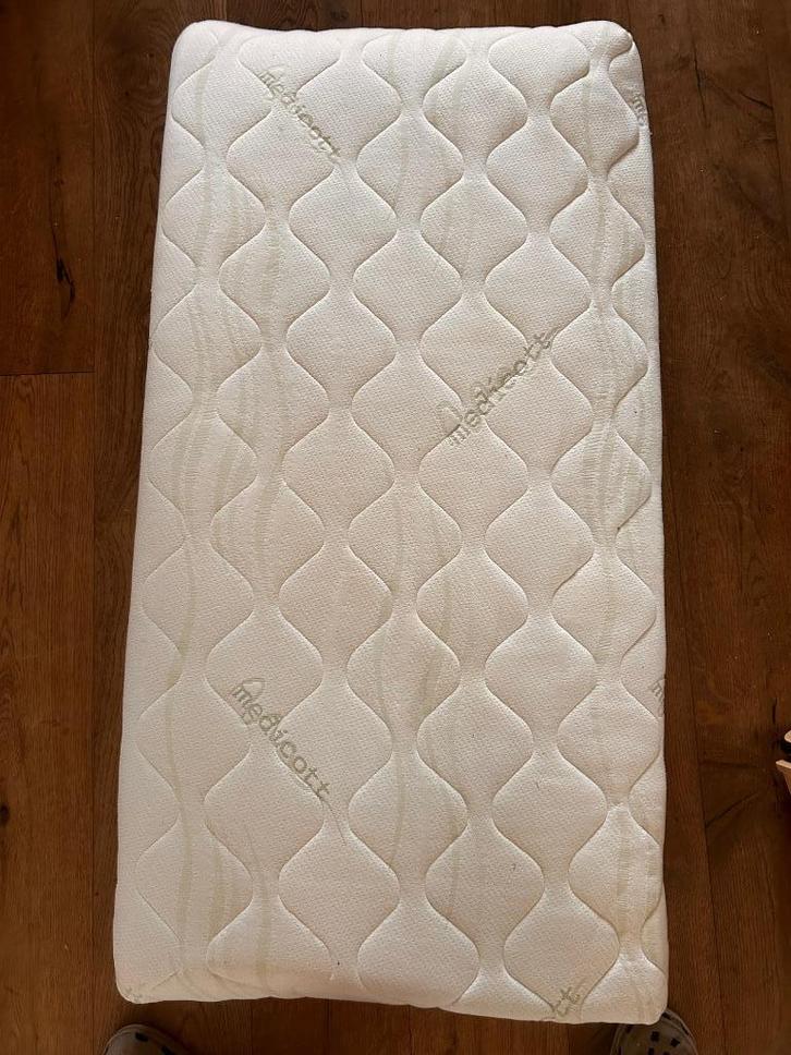 Medicott Pocketvering Babymatras 60x120 cm, Kinderen en Baby's, Babywiegjes en Ledikanten, Zo goed als nieuw, Ledikant, Ophalen