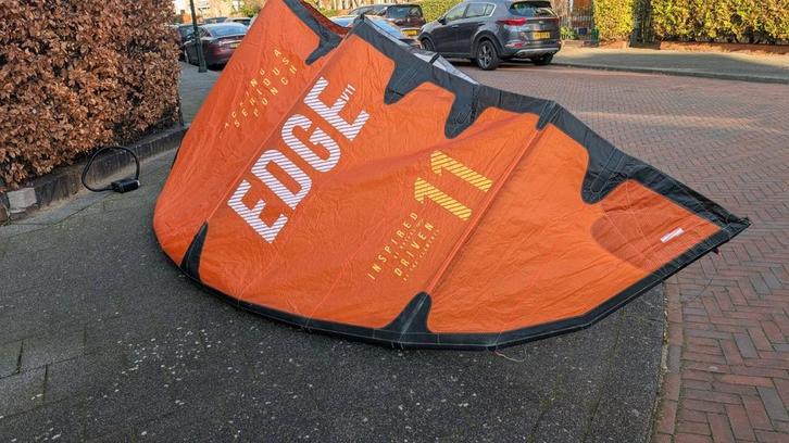 Ozone edge V11 11m, Watersport en Boten, Kitesurfen, Zo goed als nieuw, Geen board, Ophalen