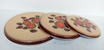 Vintage set van 3 ge-emailleerde onderzetters, Huis en Inrichting, Woonaccessoires | Onderzetters, Ophalen of Verzenden, Zo goed als nieuw