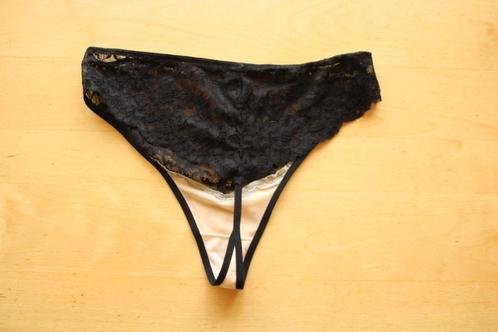 NIEUWE zwart met beige string maat M /L kantachtig motief, Kleding | Dames, Ondergoed en Lingerie, String, Zwart, Verzenden