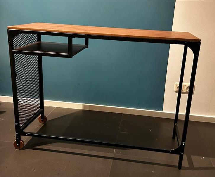 Industrieel IKEA bureautje - tiener/studentenkamer, Huis en Inrichting, Tafels | Sidetables, Gebruikt, 50 tot 75 cm, 100 tot 150 cm