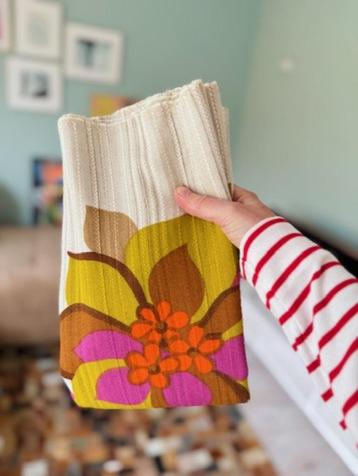 Stof grote bloemen gordijnstof jaren 70 vintage beschikbaar voor biedingen
