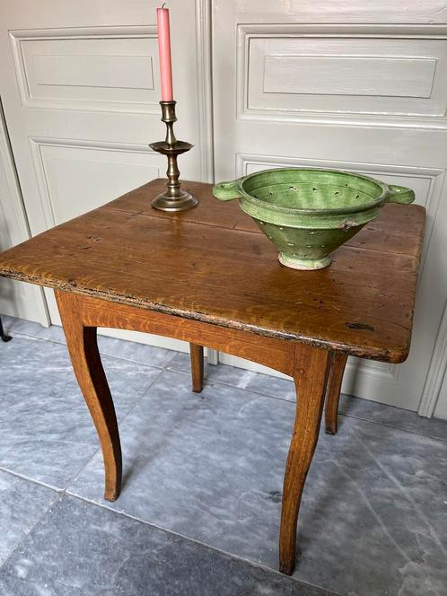 Antieke “gehoute”19e eeuwse Hollandse tafel / bijzettafel ., Antiek en Kunst, Antiek | Meubels | Tafels, Ophalen
