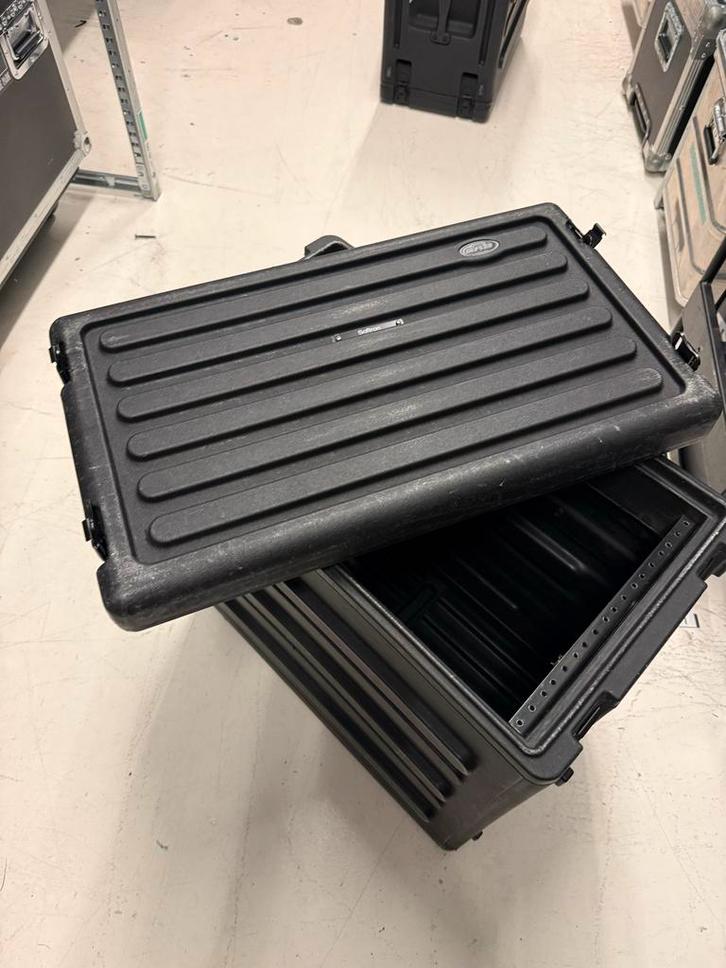4x SKB 6HE 19 inch Rack Flightcases . prijs per stuk, Muziek en Instrumenten, Behuizingen en Koffers, Gebruikt, Speaker of Versterker