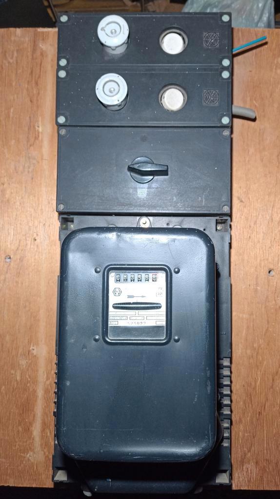 Electra stroommeter met 2 groepen op bord, Doe-het-zelf en Verbouw, Elektra en Kabels, Overige typen, Ophalen of Verzenden