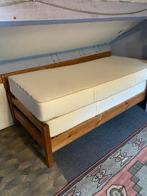 Houten bed met lattenbodem en 2 matrassen, Huis en Inrichting, Slaapkamer | Bedden, Ophalen, 90 cm, Eenpersoons, Zo goed als nieuw