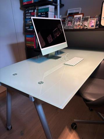 Bureau van melkglas, Ikea Galant 160x80 op wielen - afbeelding 5