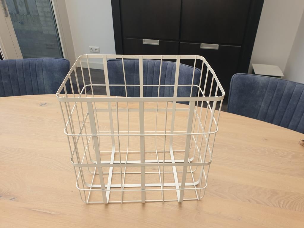 Witte metalen Draadmand / Verzamelmand / Afvalkorf, Huis en Inrichting, Woonaccessoires | Schalen en Manden, Overige materialen