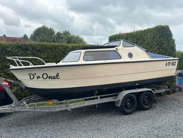Inter 560 kajuit boot. Zonder motor en zonder trailer !!!! beschikbaar voor biedingen