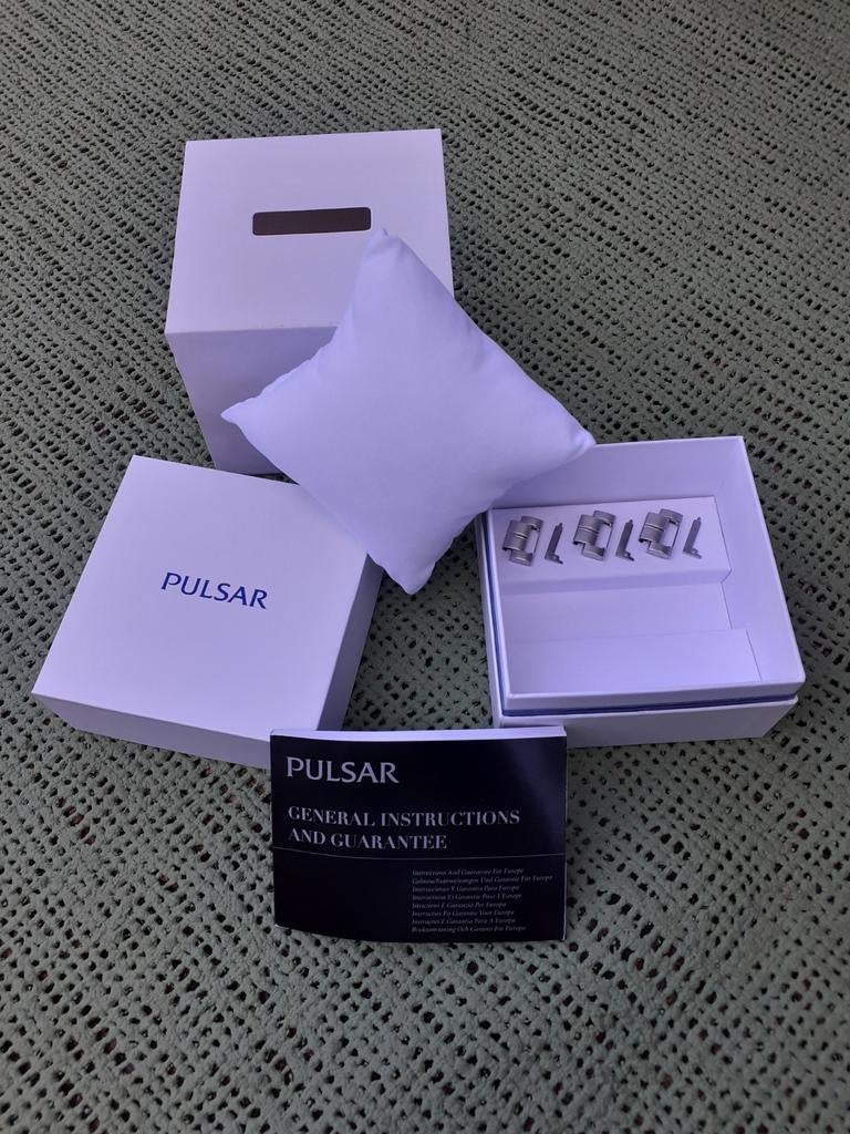 Pulsar horloge doosje met 3 extra schakels, Overige merken, Polshorloge, Ophalen of Verzenden, Zo goed als nieuw