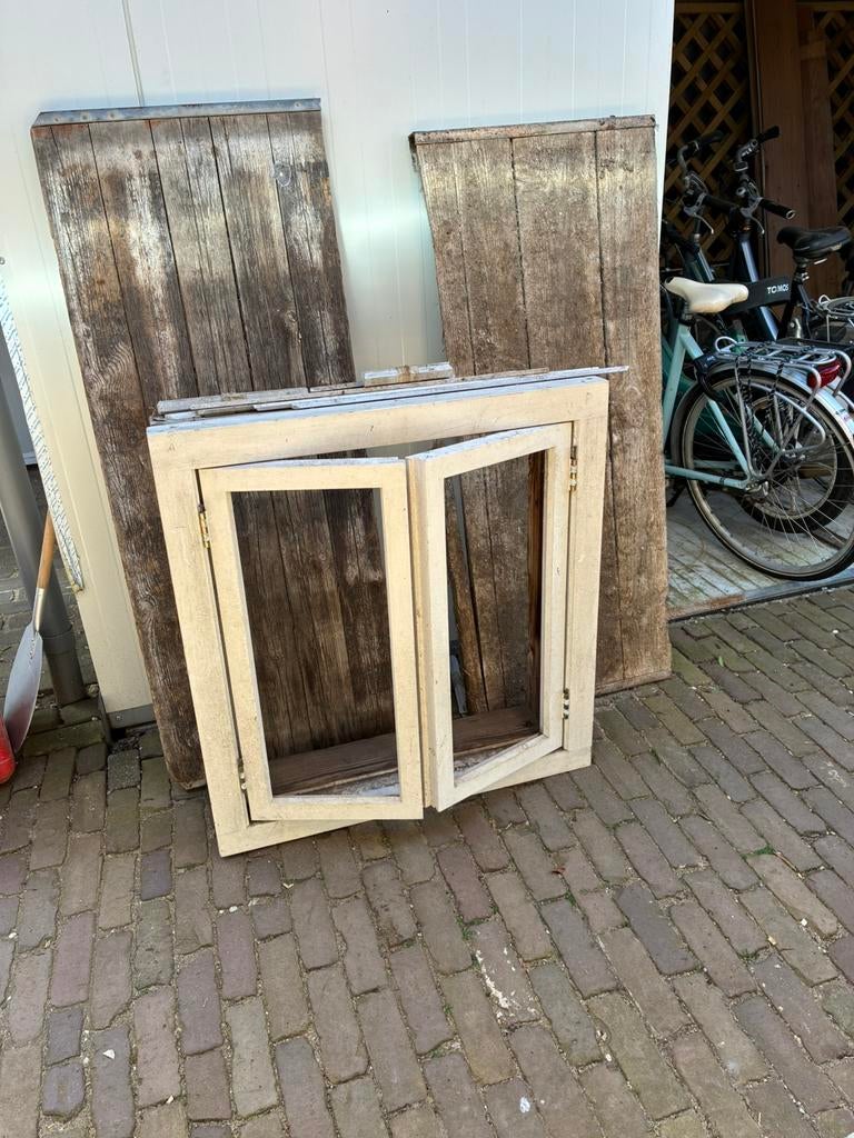 Nieuw nooit gebruikt kozijn met raampjes, Doe-het-zelf en Verbouw, Kozijnen en Schuifpuien, Raamkozijn, Zo goed als nieuw, Hout