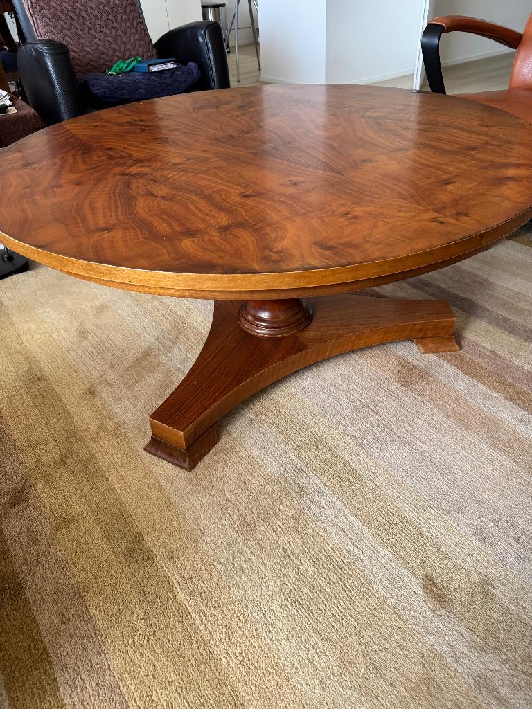 Ronde retro massieve grote houten salontafel - driepoot, Huis en Inrichting, Tafels | Salontafels, Ophalen, 50 tot 75 cm, Rond